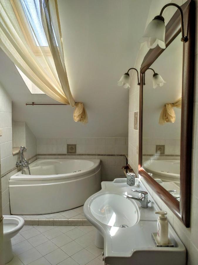 B&B Carlo Terzo San Nicola La Strada Exterior photo